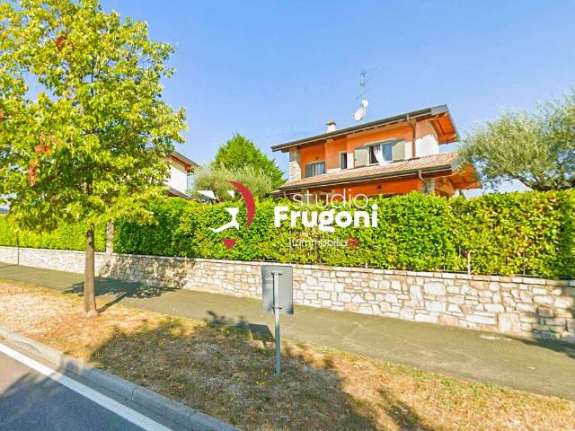Villa Indipendente in affitto a Zona Centro, Brescia