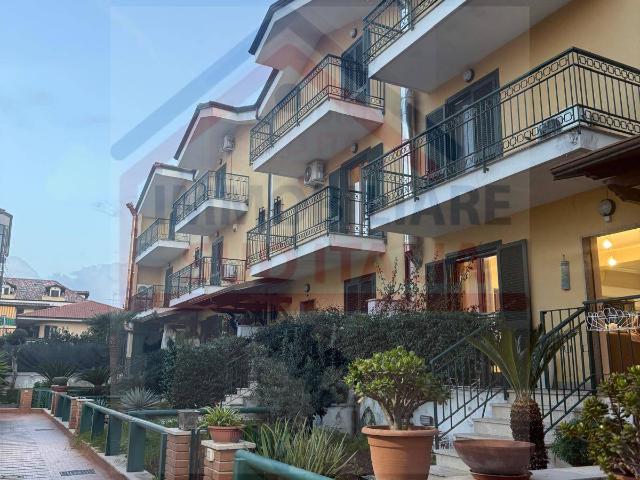 Villa Indipendente in affitto a Giugliano In Campania, Campania