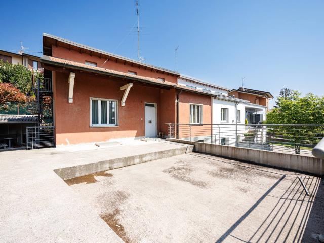 Villa Indipendente in vendita a Alzano Sopra, Alzano Lombardo