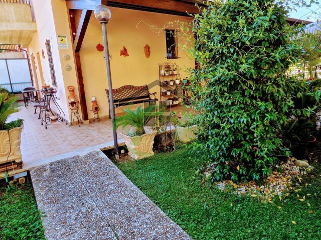 Villa Indipendente in vendita a Villa Rosa, Marche