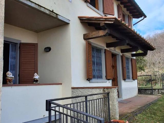 Villa Indipendente in vendita a Castel San Niccolò, Toscana