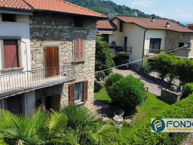 Villa Indipendente in vendita a Tagliuno, Castelli Calepio