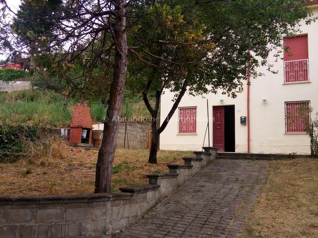 Villa Indipendente in vendita a Civitella Casanova, Abruzzo