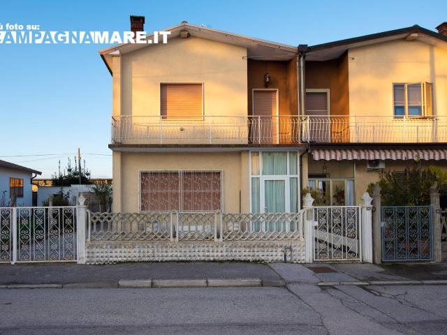 Villa Indipendente in vendita a Codigoro, Ferrara