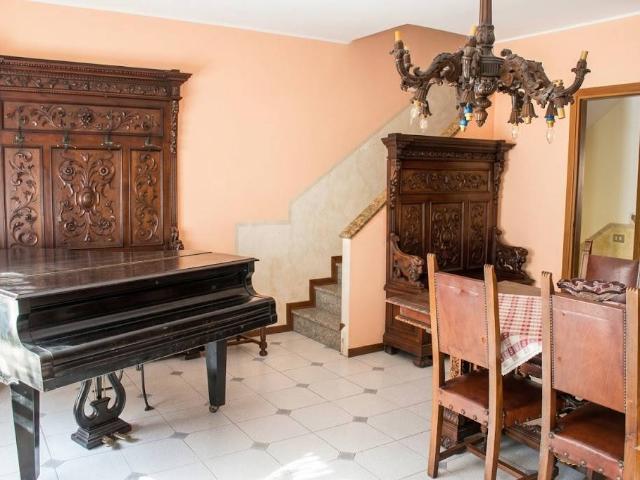 Villa Indipendente in vendita a Cologno Monzese, Lombardia