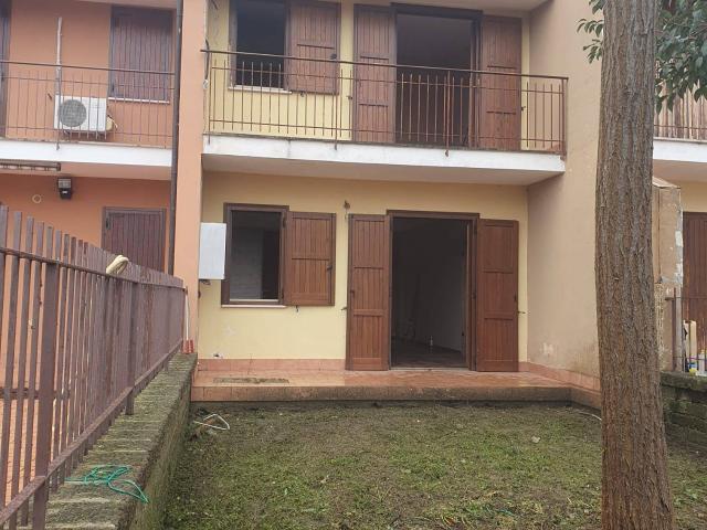 Villa Indipendente in vendita a Galluccio, Campania
