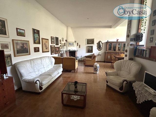 Villa Indipendente in vendita a Marina di San Nicola, Roma Capitale