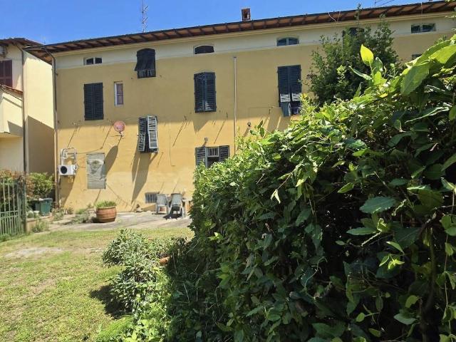 Villa Indipendente in vendita a Corte Dovichetti, Lucca