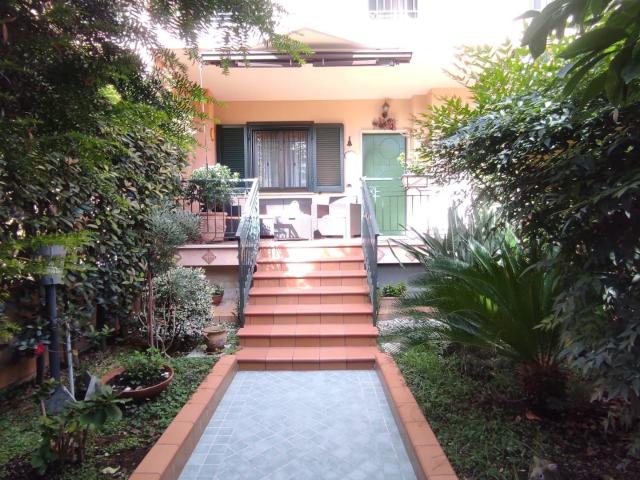 Villa Indipendente in vendita a Municipalità 10, Campania