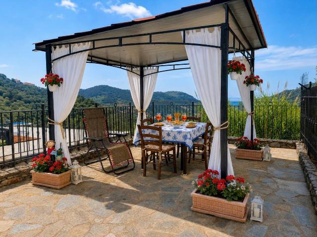 Villa Indipendente in vendita a Magliolo, Liguria