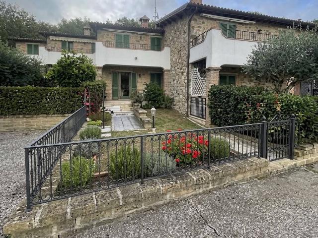 Villa Indipendente in vendita a Unione di Comuni Montani Colline del Fiora, Manciano