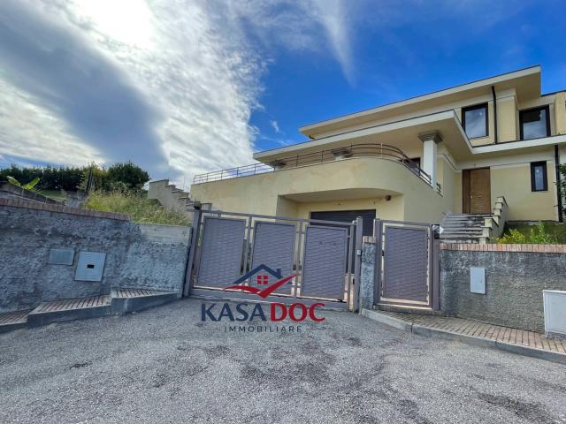 Villa Indipendente in vendita a Calabria, Catanzaro