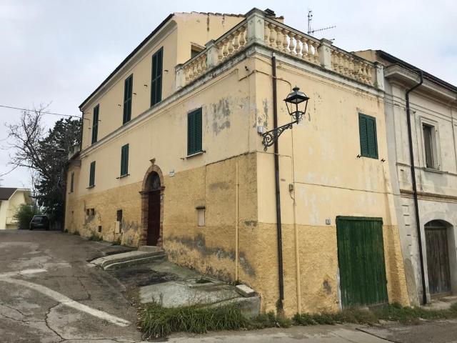 Villa Indipendente in vendita a Montone, Mosciano Sant'angelo