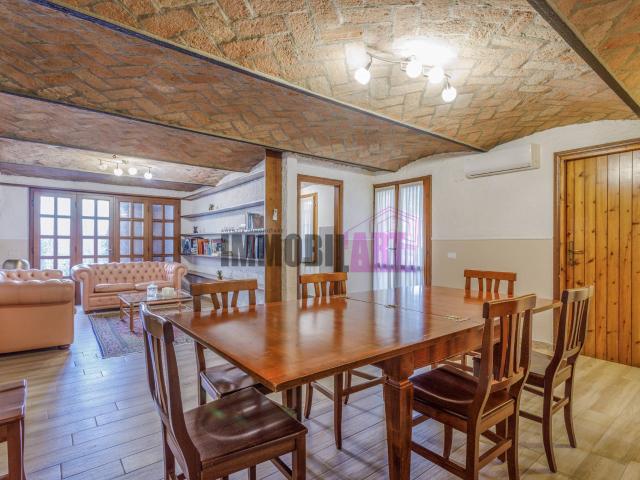 Villa Indipendente in vendita a Sesso, Re