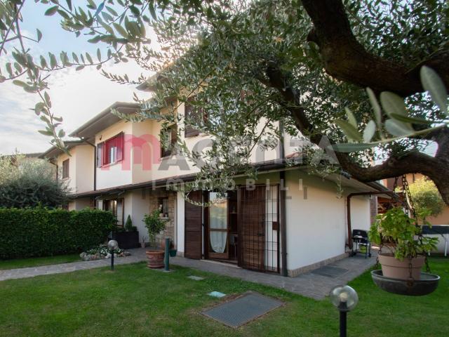 Villa Indipendente in vendita a Roncadelle, Brescia