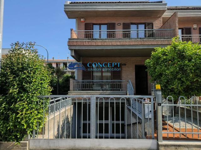 Villa Indipendente in vendita a Ragnola, Marche