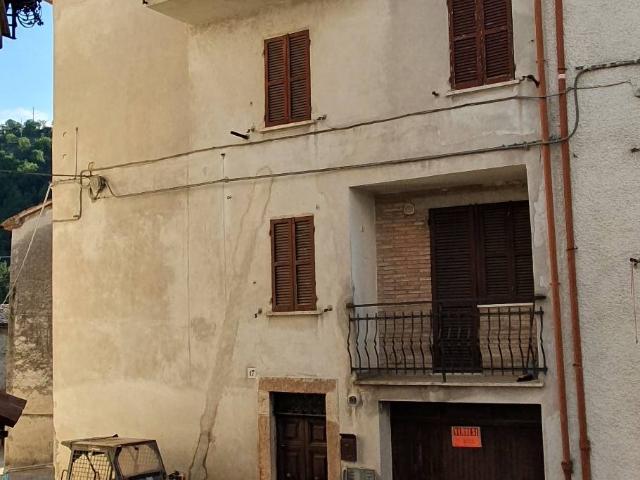 Villa Indipendente in vendita a Scheggia e Pascelupo, Scheggia