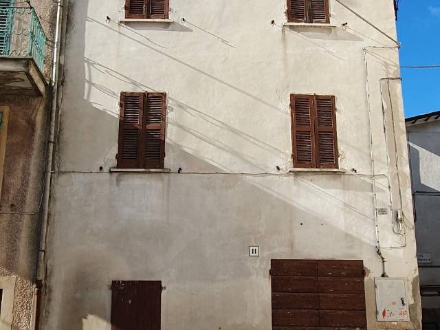 Villa Indipendente in vendita a Scheggia, Perugia