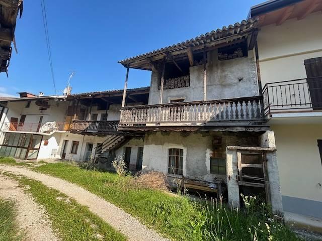 Villa Indipendente in vendita a Seren Del Grappa, Veneto