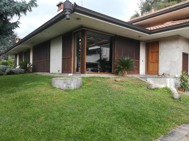 Villa Indipendente in vendita a Sirone, Lombardia