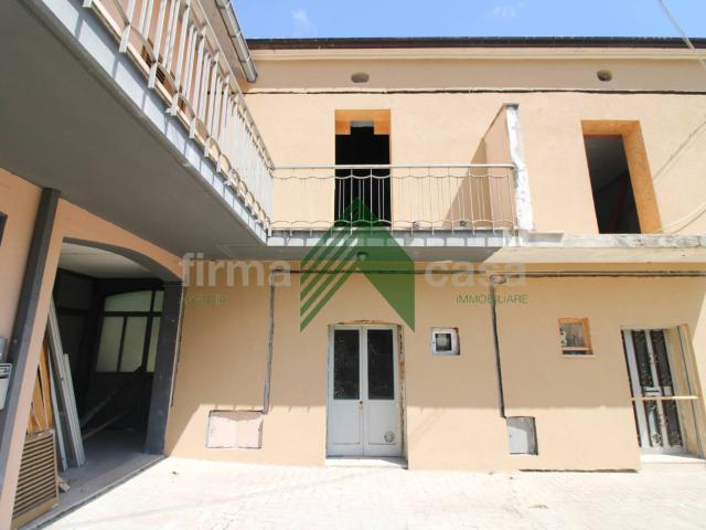 Villa Indipendente in vendita a Teramo, Abruzzo