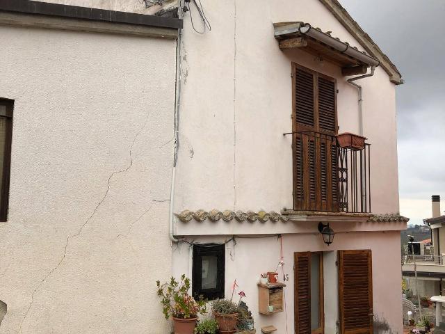 Villa Indipendente in vendita a Viola, Teramo