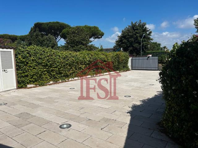 Villa Indipendente in vendita a Lido di Enea, Terracina