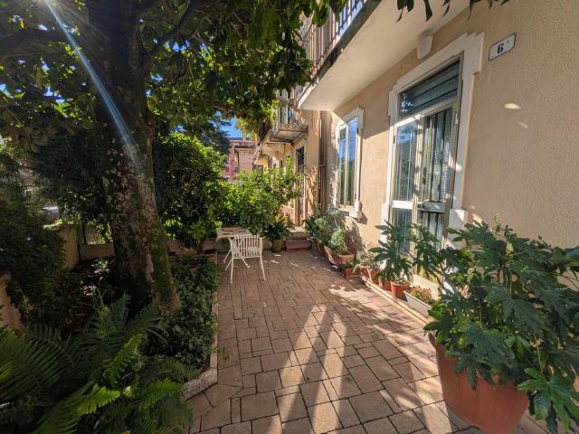 Villa Indipendente in vendita a Quinzano, Brenzone
