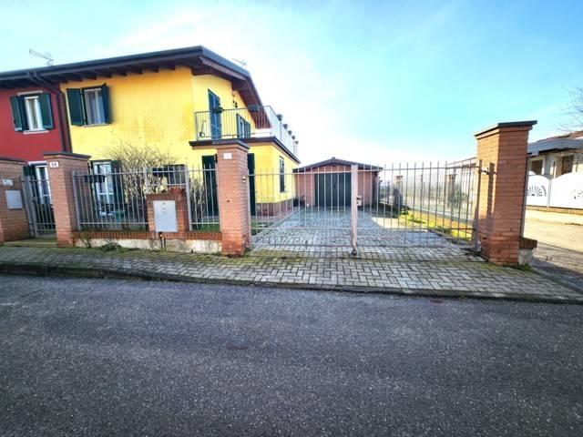 Villa Indipendente in vendita a Verretto, Lombardia