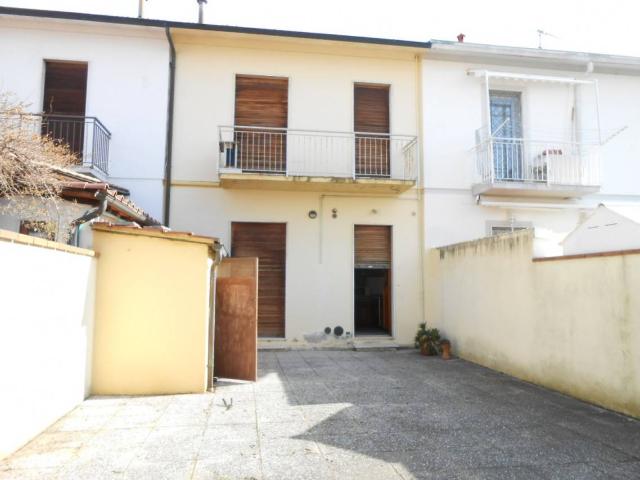 Villa Indipendente in vendita a Viareggio, Toscana