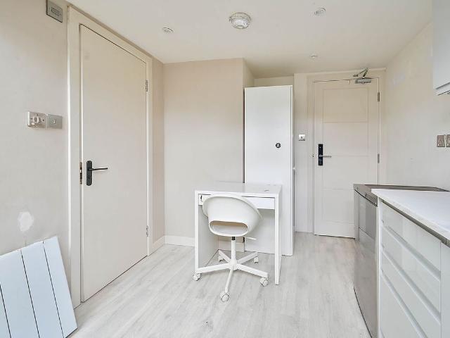 Studio for rent in Norbiton, Greater London