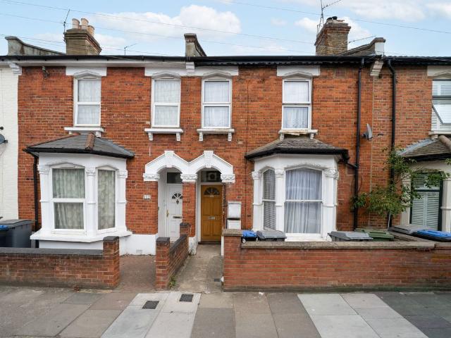 Apartment for rent in Dollis Hill, Greater London