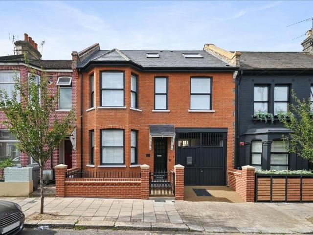 House for rent in Dollis Hill, Greater London