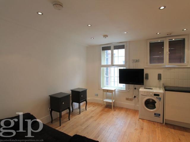 Studio for rent in Victoria, Greater London