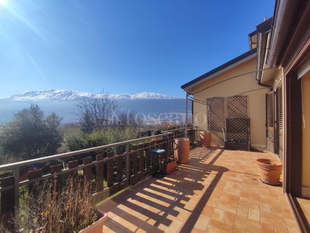 Villa Indipendente in affitto a Tornimparte, Abruzzo