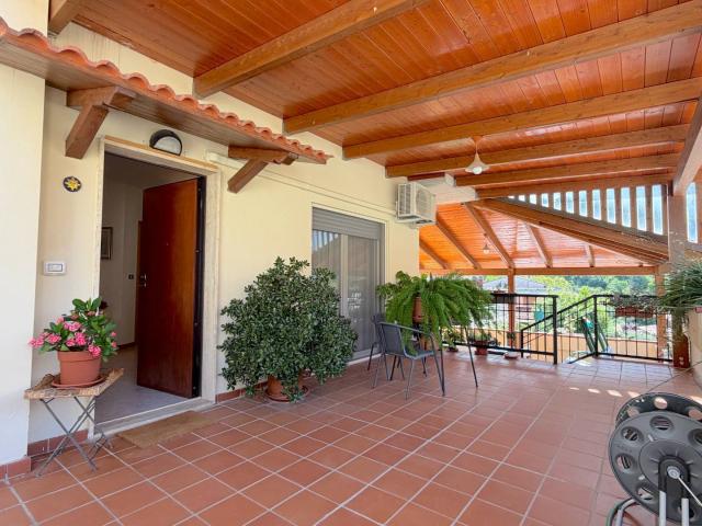 Villa Indipendente in vendita a Brecciarolo, Marche