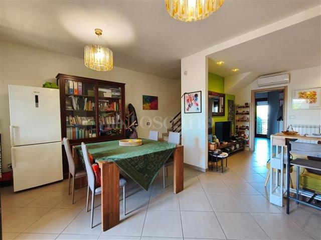 Villa Schiera in vendita a Giardini Tor di Mezzavia, Roma Capitale