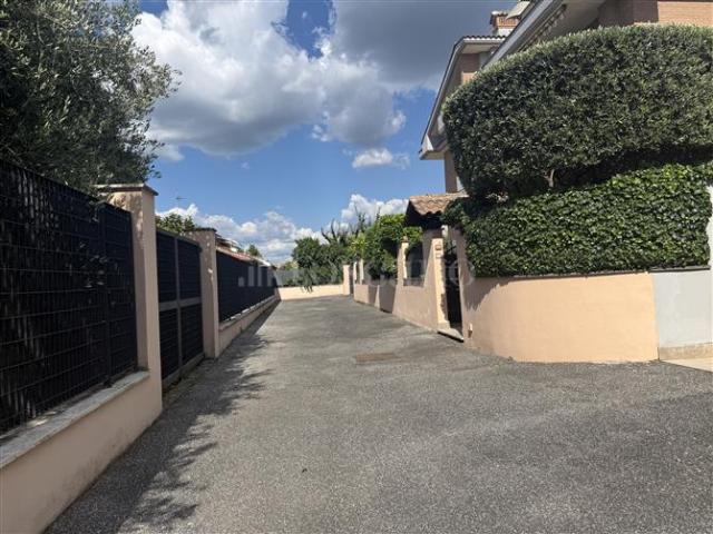 Villa Schiera in vendita a Acqua Acetosa, Roma Capitale