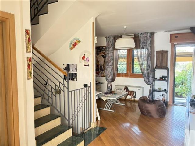 Villa Schiera in vendita a Mostacciano, Roma Capitale