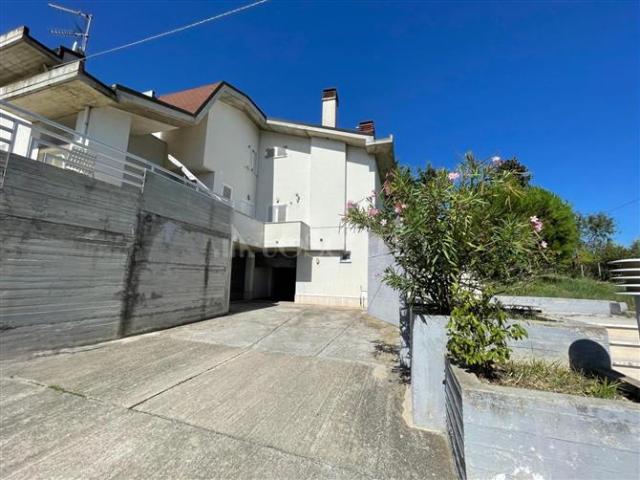 Villa Schiera in vendita a Unione dei Comuni della Val Vibrata, Martinsicuro