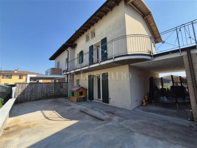 Villa Schiera in vendita a Pontegatello, Azzano Mella