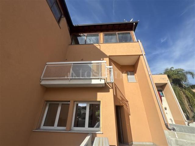 Villa Schiera in affitto a San Giovanni Galermo-Trappeto-Cibali, Catania