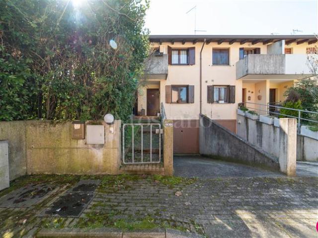 Villa Schiera in vendita a Fiume Veneto, Friuli-Venezia Giulia