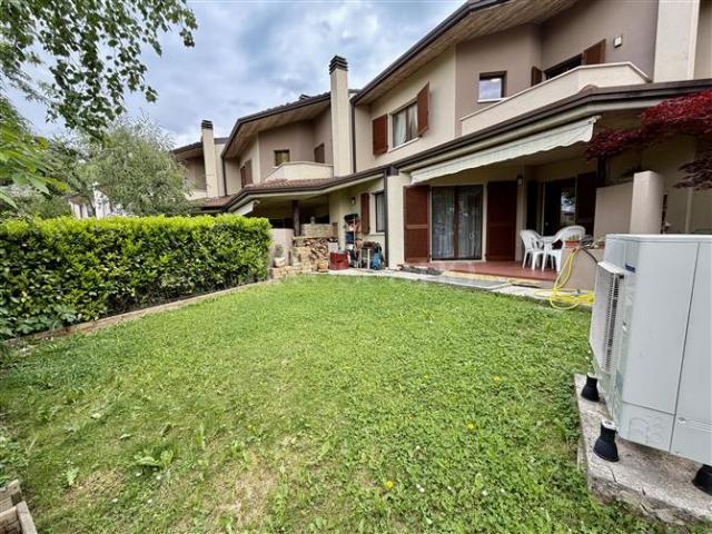 Villa Schiera in vendita a Comunità montana del Sebino bresciano, Monticelli Brusati