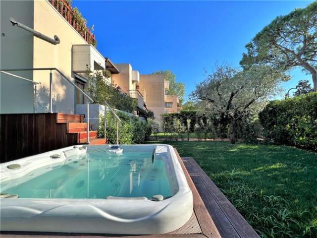 Villa Schiera in vendita a Sirmione, Lombardia