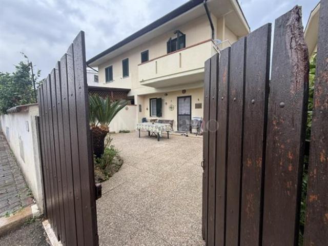 Villa Schiera in vendita a Bella Farnia, Sabaudia