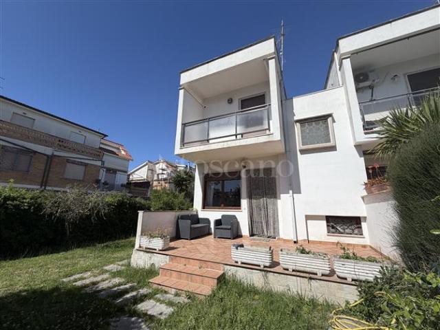 Villa Schiera in vendita a Roma Capitale, Lazio
