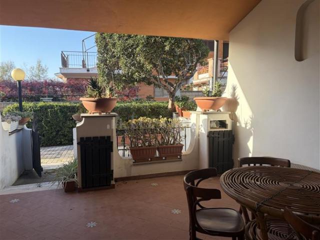 Villa Schiera in vendita a Lido dei Coralli, Roma Capitale