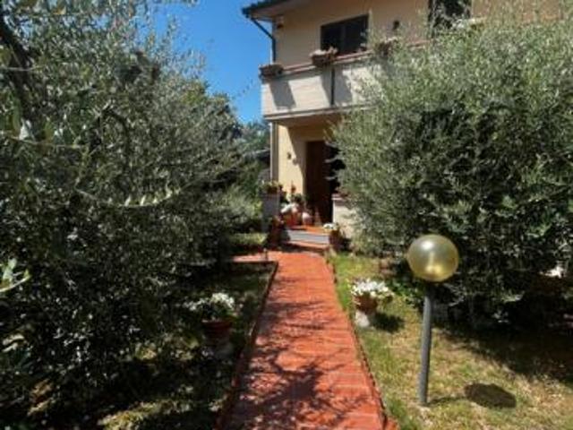 Villa Indipendente in vendita a La Serra, Carmignano