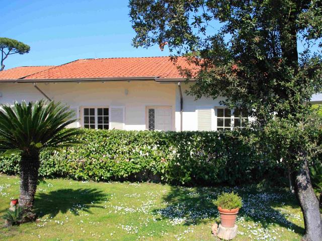 Villa Indipendente in affitto a Forte Dei Marmi, Toscana